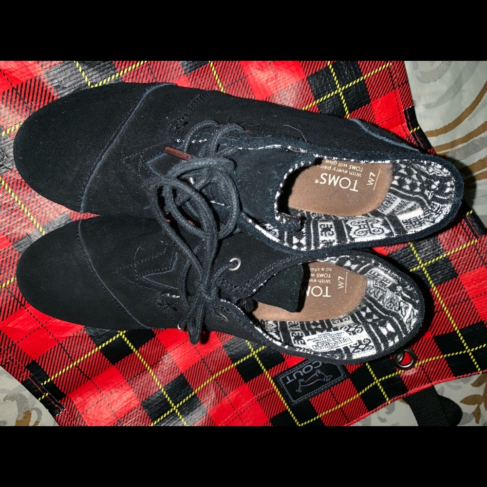 Like New Black suede leather Toms bootie